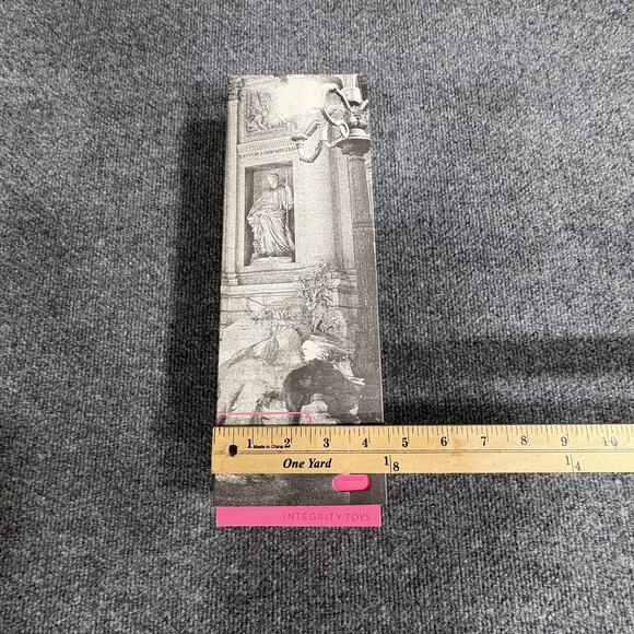 Integrity Toys Luscious Basic Edition Doll 12.5"‎ 2010 NRFB In Box - Picture 12 of 12